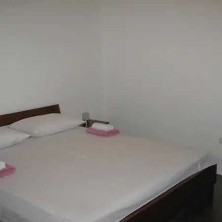 Villa Luce Apartment House Karlobag Buitenkant foto