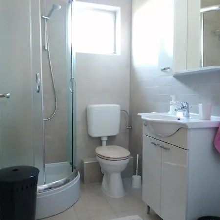 Villa Luce Apartment House Karlobag Buitenkant foto