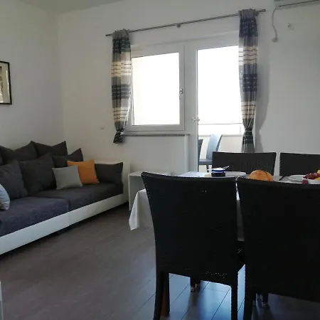 Villa Luce Apartment House Karlobag Buitenkant foto