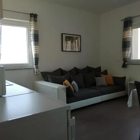 Villa Luce Apartment House Karlobag Buitenkant foto