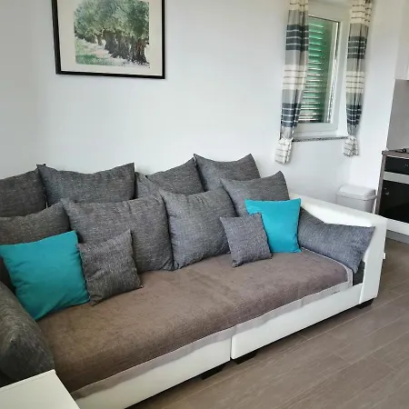 Villa Luce Apartment House Karlobag Buitenkant foto