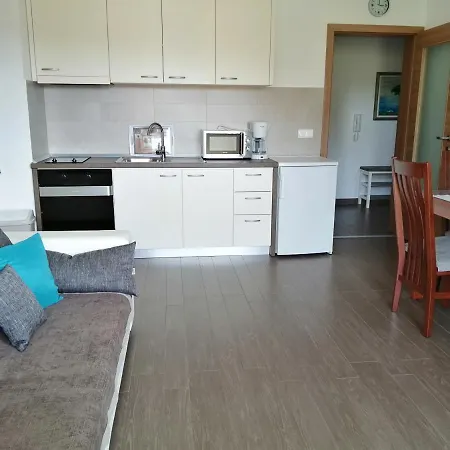 Villa Luce Apartment House Karlobag Buitenkant foto