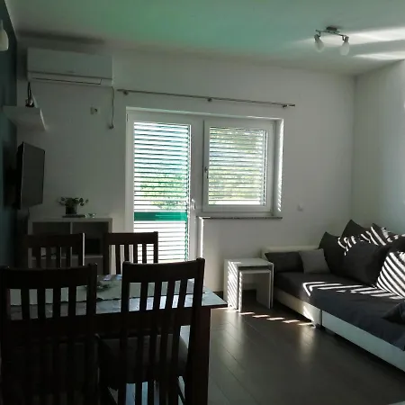 Villa Luce Apartment House Karlobag Buitenkant foto