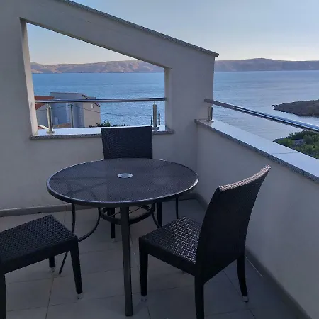 Villa Luce Apartment House Karlobag Buitenkant foto