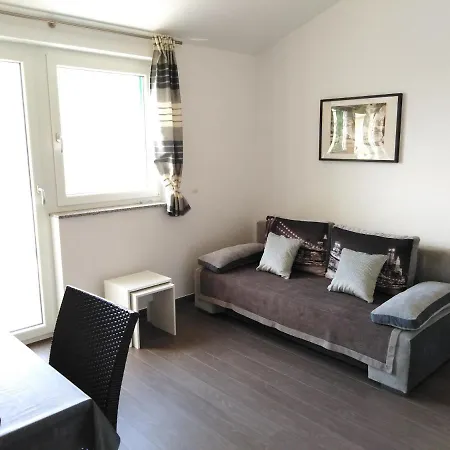 Villa Luce Apartment House Karlobag Buitenkant foto