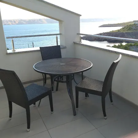 Villa Luce Apartment House Karlobag Buitenkant foto